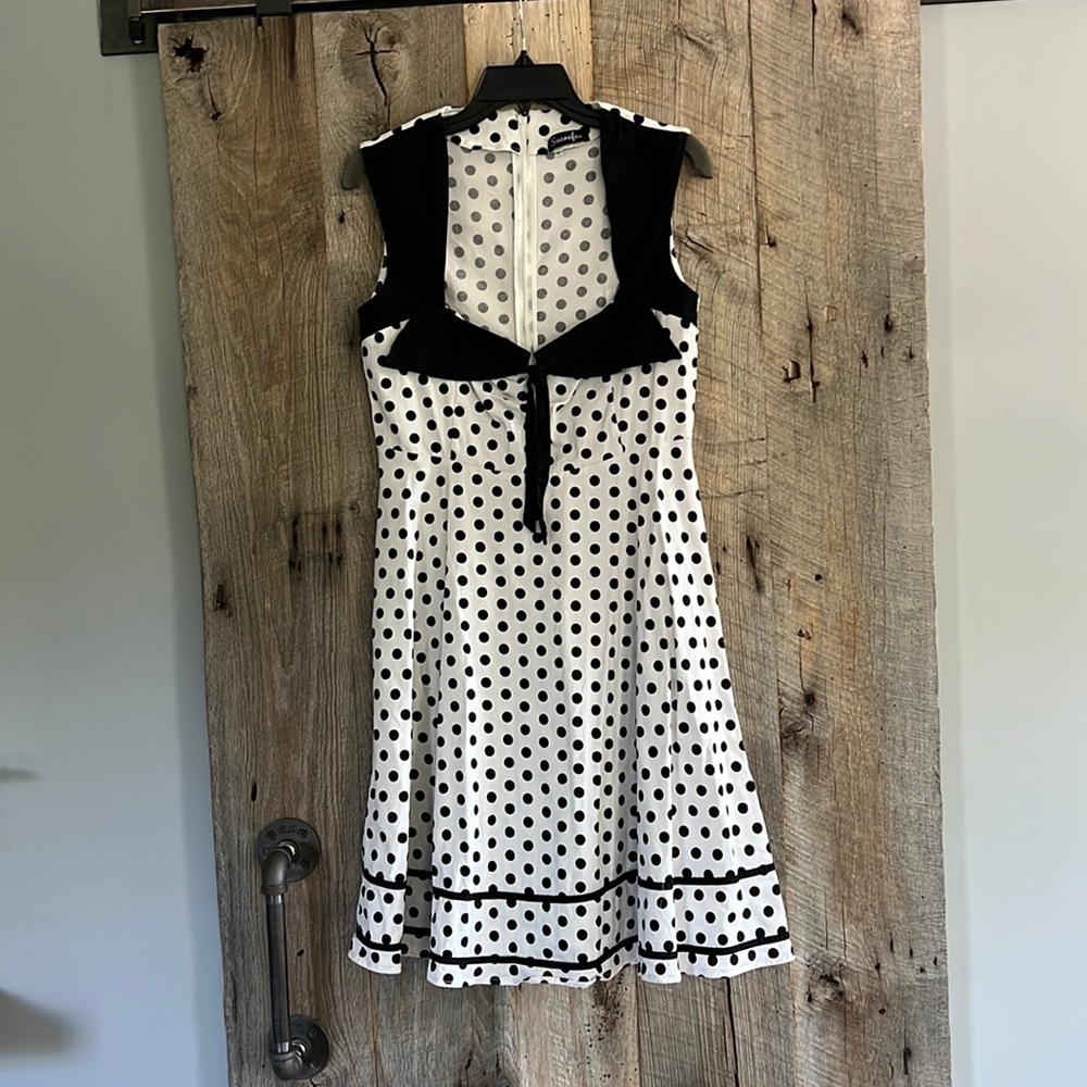 Women’s L pinup white and black polka dot dress. Excellent used condition